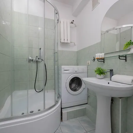 Cozy Danilowiczowska Near Ogrod Saski And Old Town By Renters * Warsaw