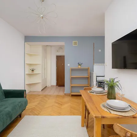 Apartment Cozy Danilowiczowska Near Ogrod Saski And Old Town By Renters *