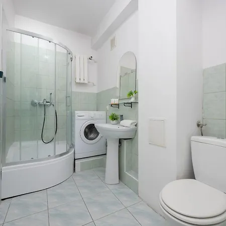 Apartment Cozy Danilowiczowska Near Ogrod Saski And Old Town By Renters *