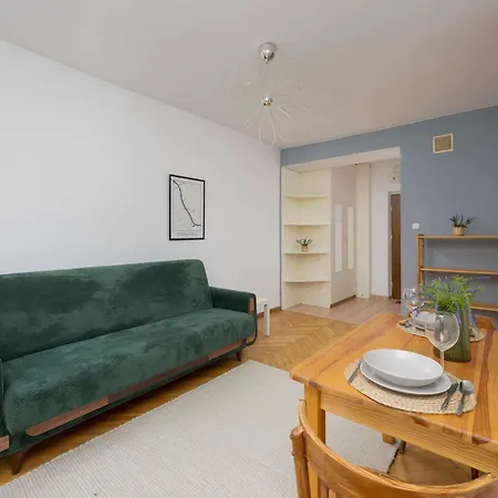 Apartment Cozy Danilowiczowska Near Ogrod Saski And Old Town By Renters