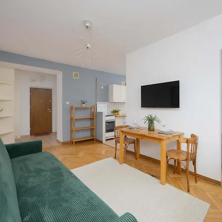 Cozy Danilowiczowska Near Ogrod Saski And Old Town By Renters Warsaw